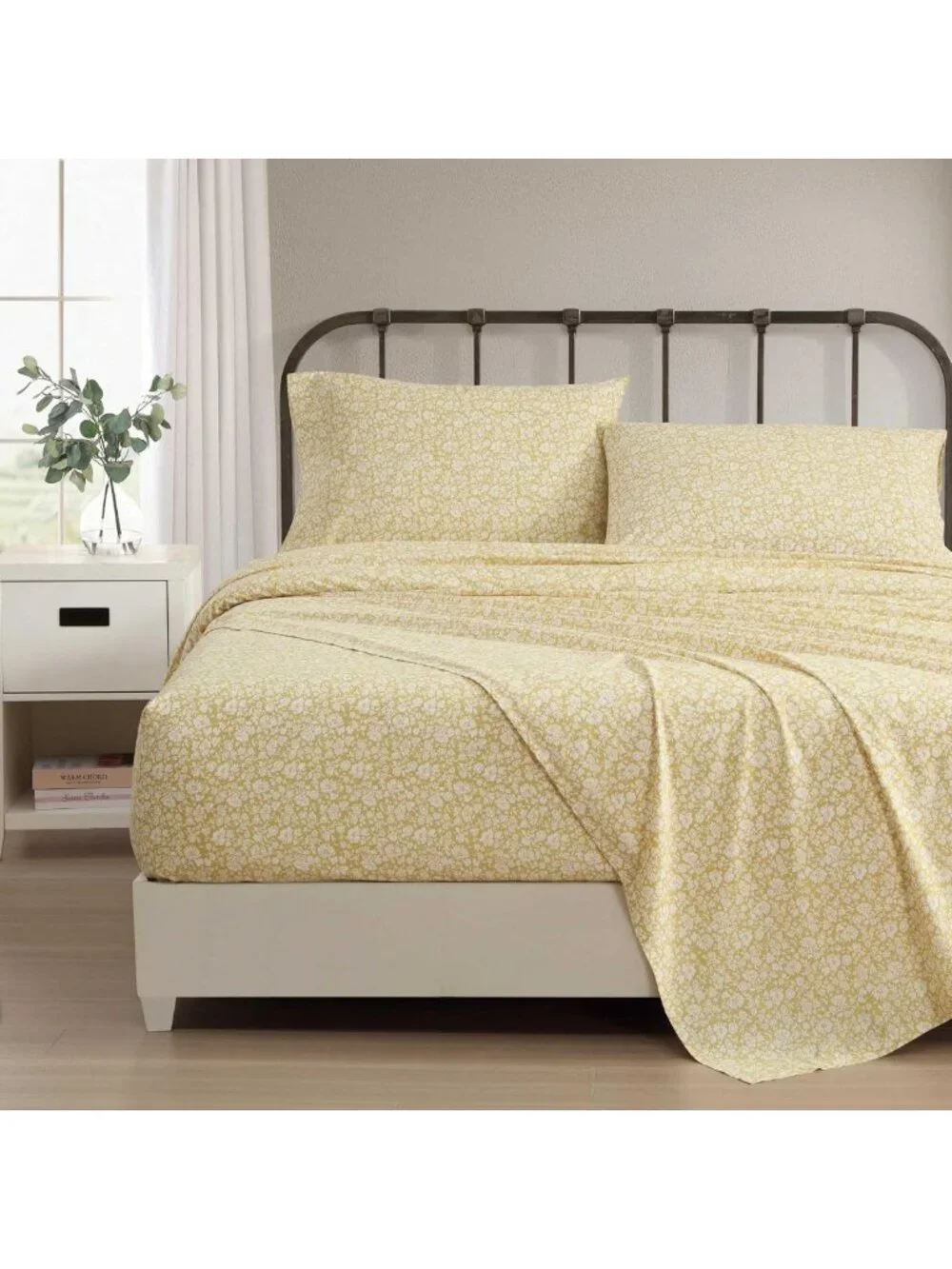 Cozy Queen Sheet Set with Fitted Sheet & Pillowcases - Soft, Durable Bedding